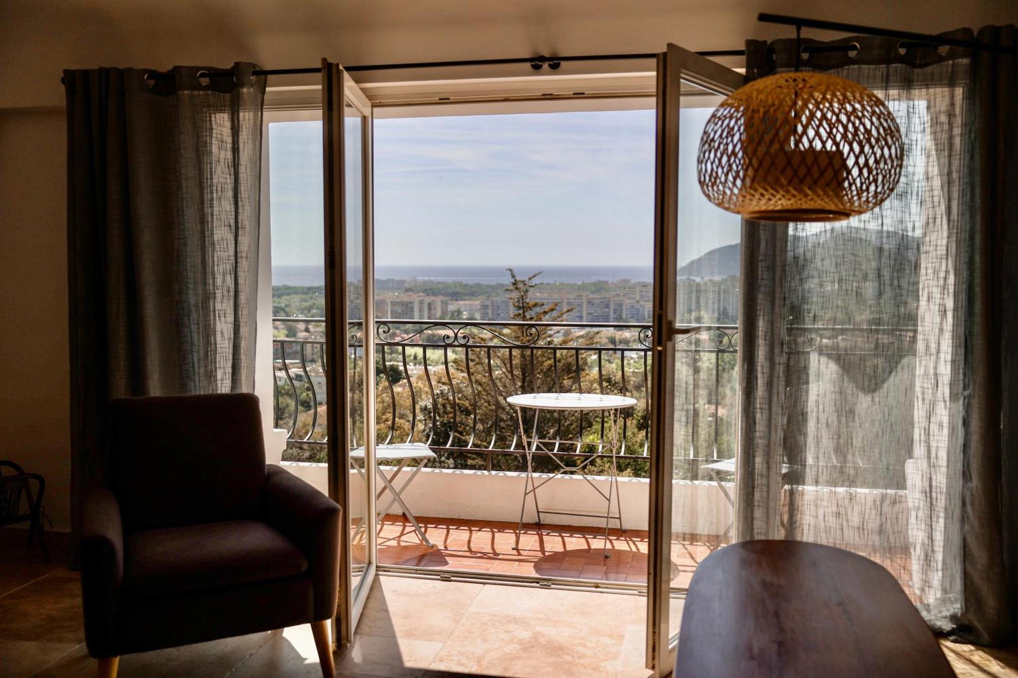 Villa Les Roches Mandelieu Exteriér fotografie